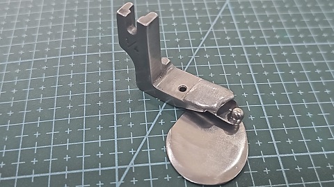 PRENSATELA RECTA CON DOBLADILLADOR